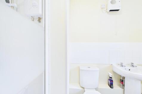 CAM01909G0-PR0426-STILL005