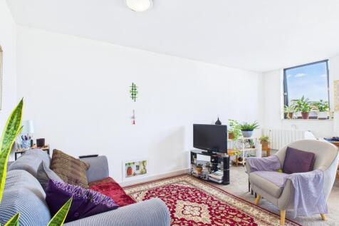 CAM01909G0-PR0331-STILL006