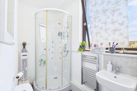 CAM01909G0-PR0331-STILL003