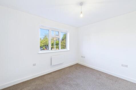 CAM01909G0-PR0435-STILL014