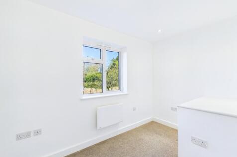 CAM01909G0-PR0435-STILL015