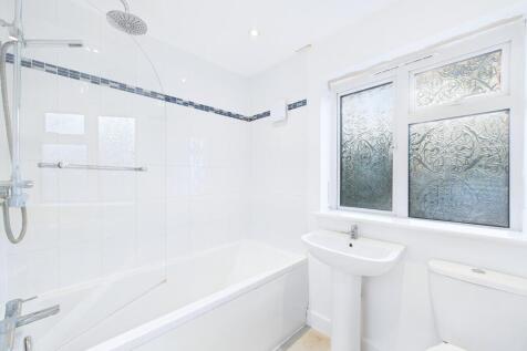 CAM01909G0-PR0435-STILL010