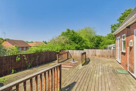 CAM01909G0-PR0334-STILL012