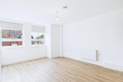 CAM01909G0-PR0416-STILL003