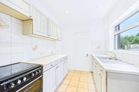 CAM01909G0-PR0415-STILL008