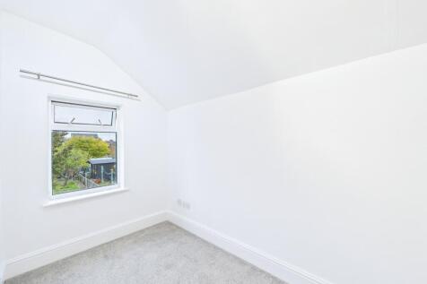 CAM01909G0-PR0415-STILL017