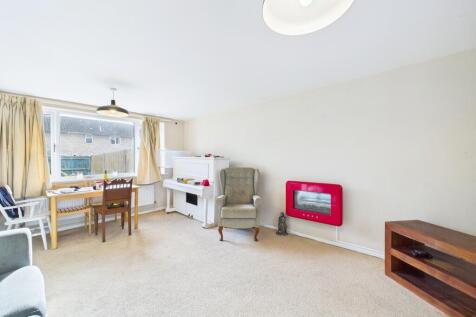 CAM01909G0-PR0412-STILL005