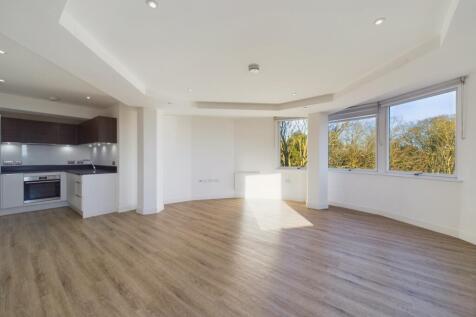 CAM01909G0-PR0280-STILL004