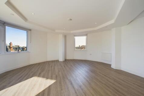 CAM01909G0-PR0280-STILL001