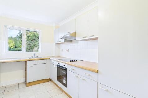 CAM01909G0-PR0414-STILL002