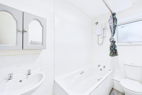 CAM01909G0-PR0414-STILL006