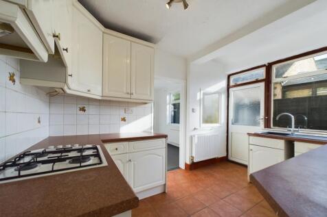 CAM01909G0-PR0071-STILL009