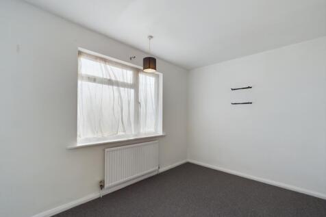 CAM01909G0-PR0071-STILL004