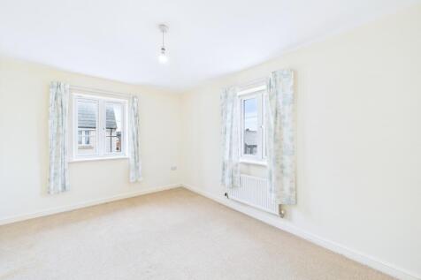 CAM01909G0-PR0417-STILL016