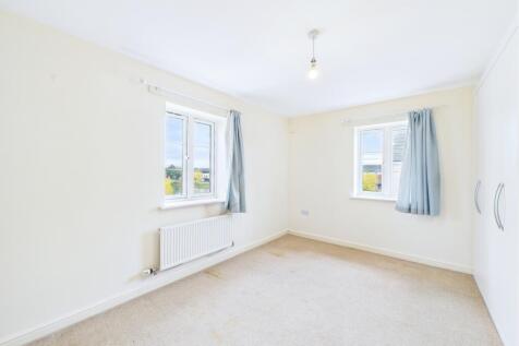 CAM01909G0-PR0417-STILL012