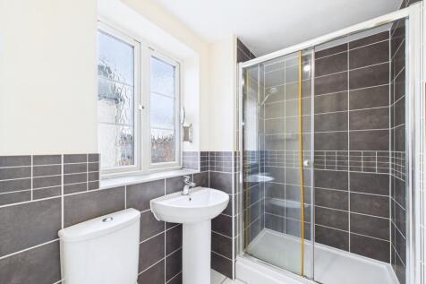 CAM01909G0-PR0417-STILL007