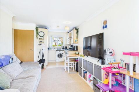 CAM01909G0-PR0342-STILL011