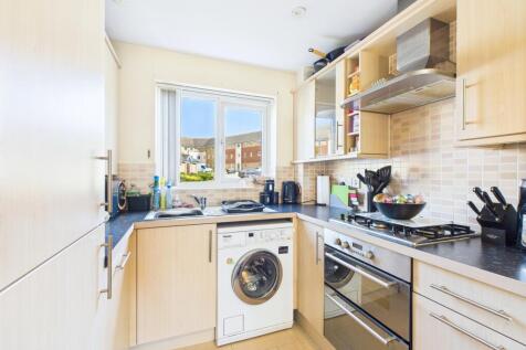 CAM01909G0-PR0342-STILL013