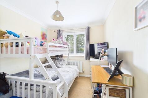 CAM01909G0-PR0342-STILL005