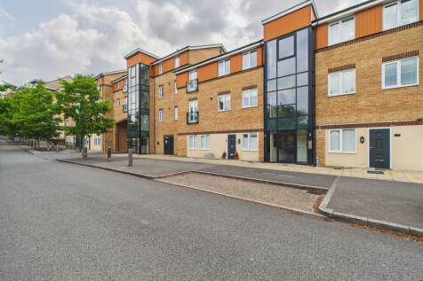 CAM01909G0-PR0348-STILL009