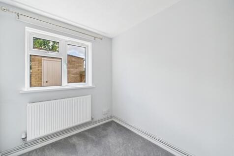 CAM01909G0-PR0357-STILL010