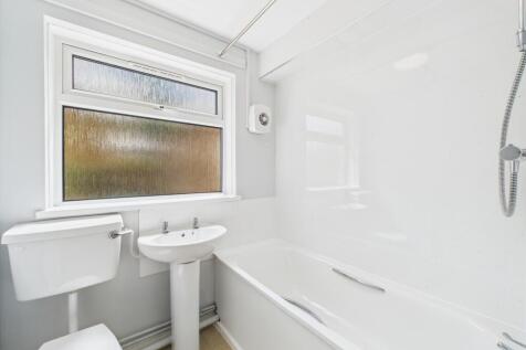 CAM01909G0-PR0357-STILL008