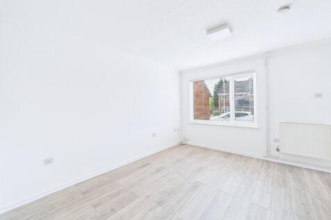 CAM01909G0-PR0345-STILL004