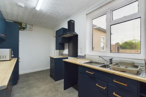 CAM01909G0-PR0219-STILL006