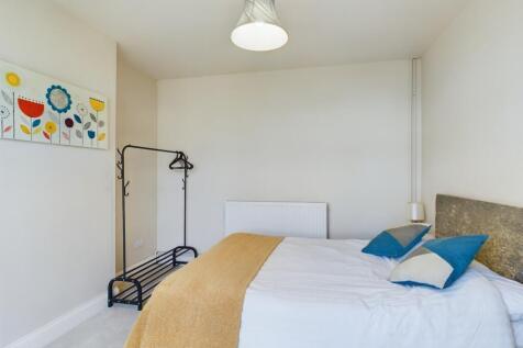 CAM01909G0-PR0219-STILL001