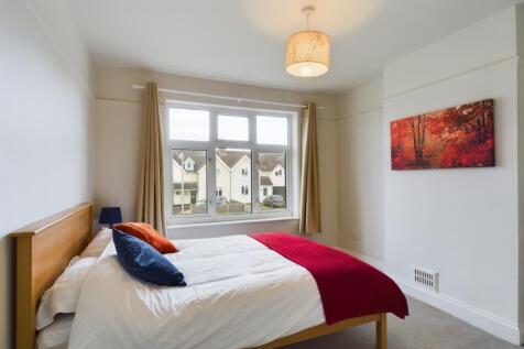 CAM01909G0-PR0219-STILL015