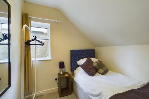 CAM01909G0-PR0219-STILL016