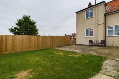 CAM01909G0-PR0219-STILL013