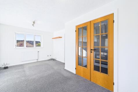 CAM01909G0-PR0386-STILL003