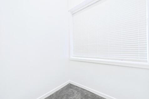 CAM01909G0-PR0445-STILL006