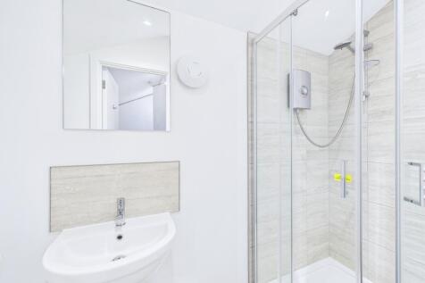 CAM01909G0-PR0445-STILL011