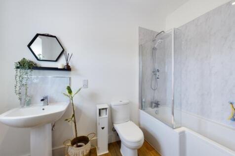 CAM00868P1-PR0027-STILL01_med