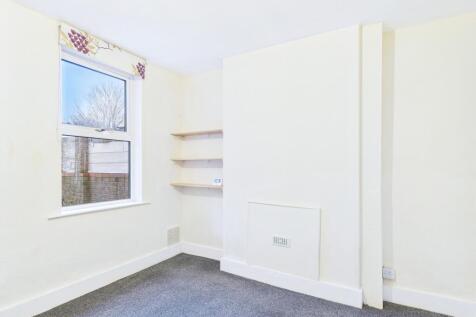 CAM01909G0-PR0455-STILL006