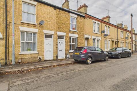 CAM01909G0-PR0411-STILL017