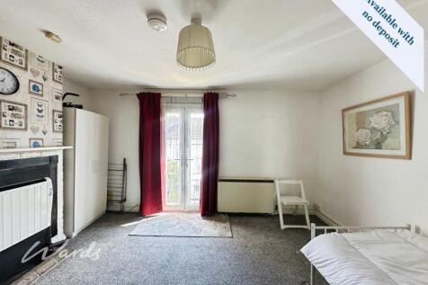 Living/Bedroom Area