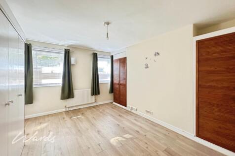 Living/Bedroom Area