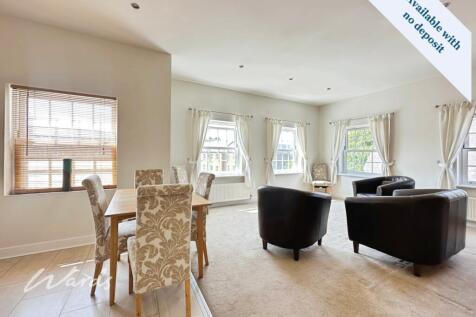 Living/Dining Area