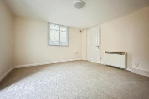 Living/Bedroom Area 