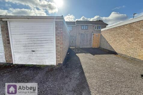 Parking &amp; Single Garage