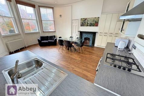 Communal Kitchen/Dining Area