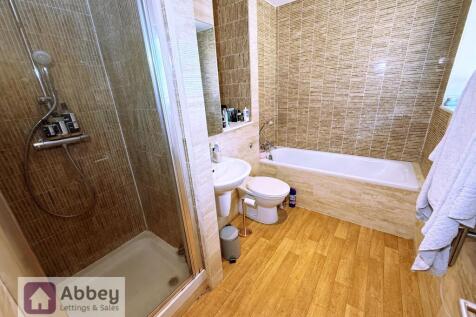 Bedroom 1 Ensuite