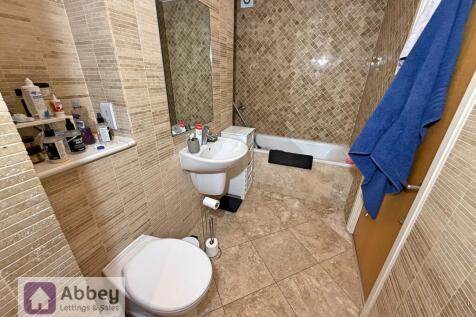 Bedroom 3 Ensuite
