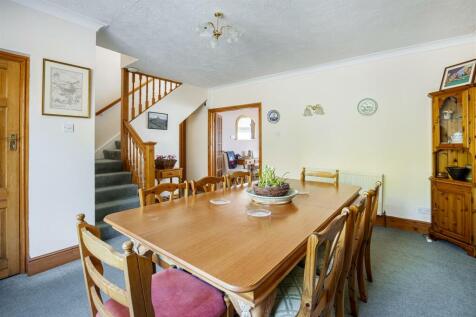 A28 - Briar Cottage Overseas Estate - 230517.jpg