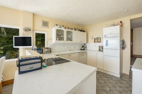 A21 - Briar Cottage Overseas Estate - 230517.jpg