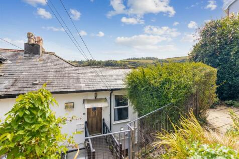 A02 - 23 Fairview Road Dartmouth, Top Flat - 24082