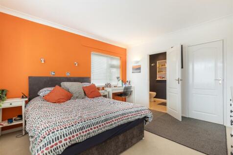 20 Pathfields Bed 1 Dartmouth - 230720.jpg